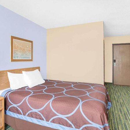 Boarders Inn & Suites By Cobblestone Hotels Waterloo Cedar Falls Екстериор снимка